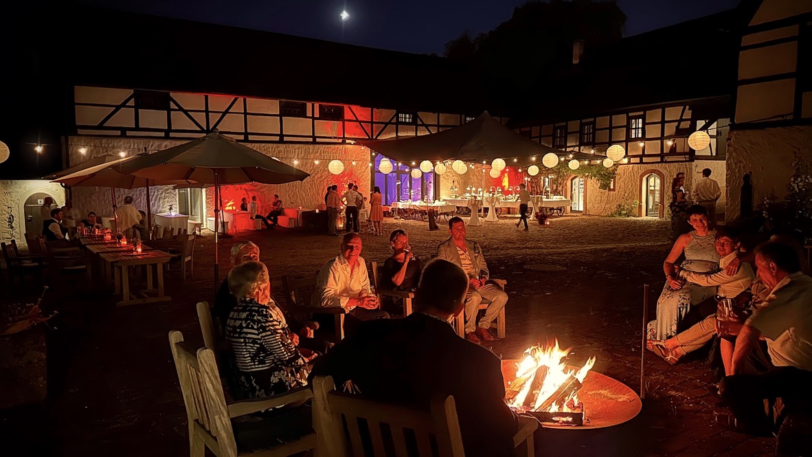 62A50092-A92A-433F-B924-A40057F1EE34_1_105_c