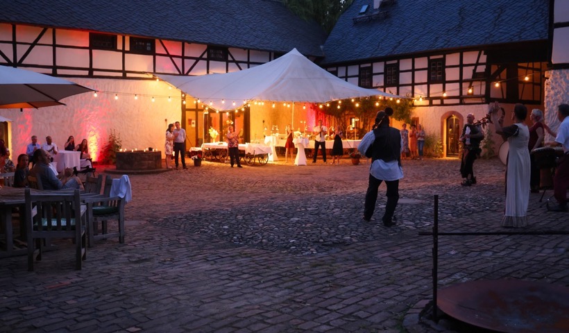 7C4212D9-8644-4D70-A46F-1F74444CD918_1_105_c