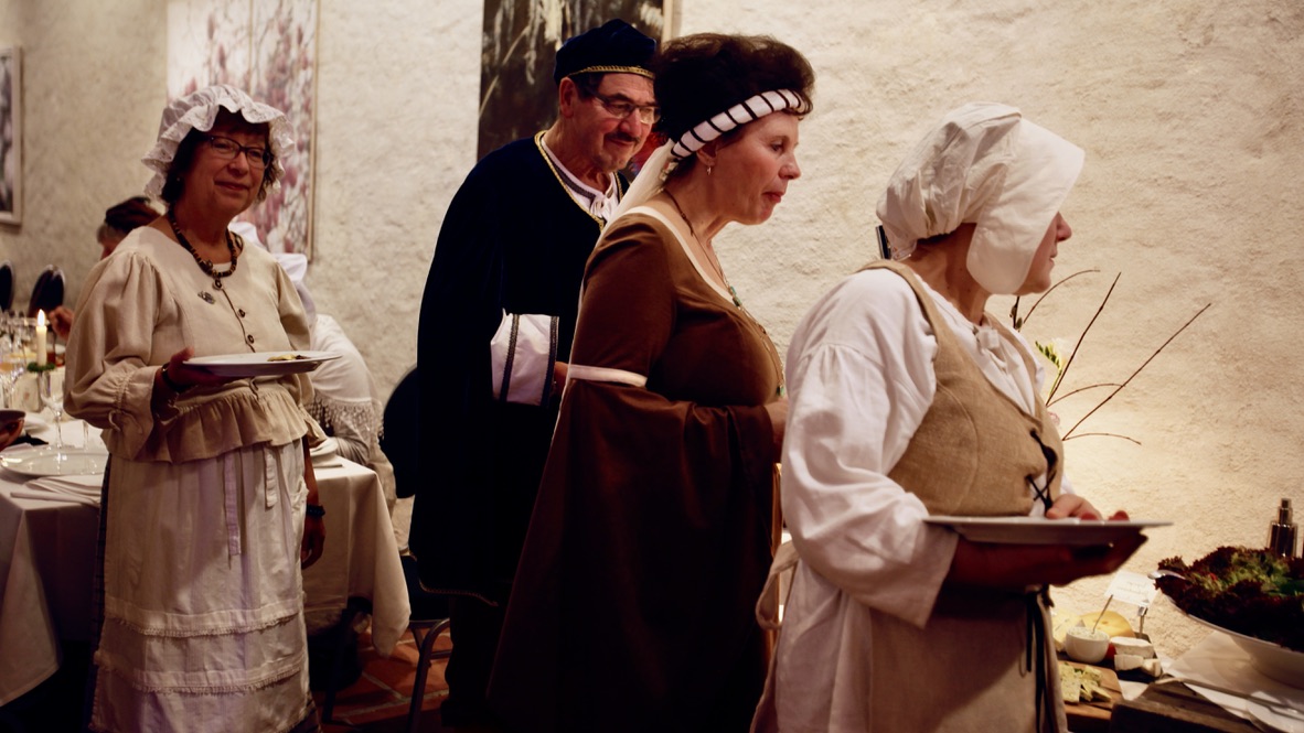 98FB07CF-658A-4165-8D3D-CE7D26852415_1_105_c