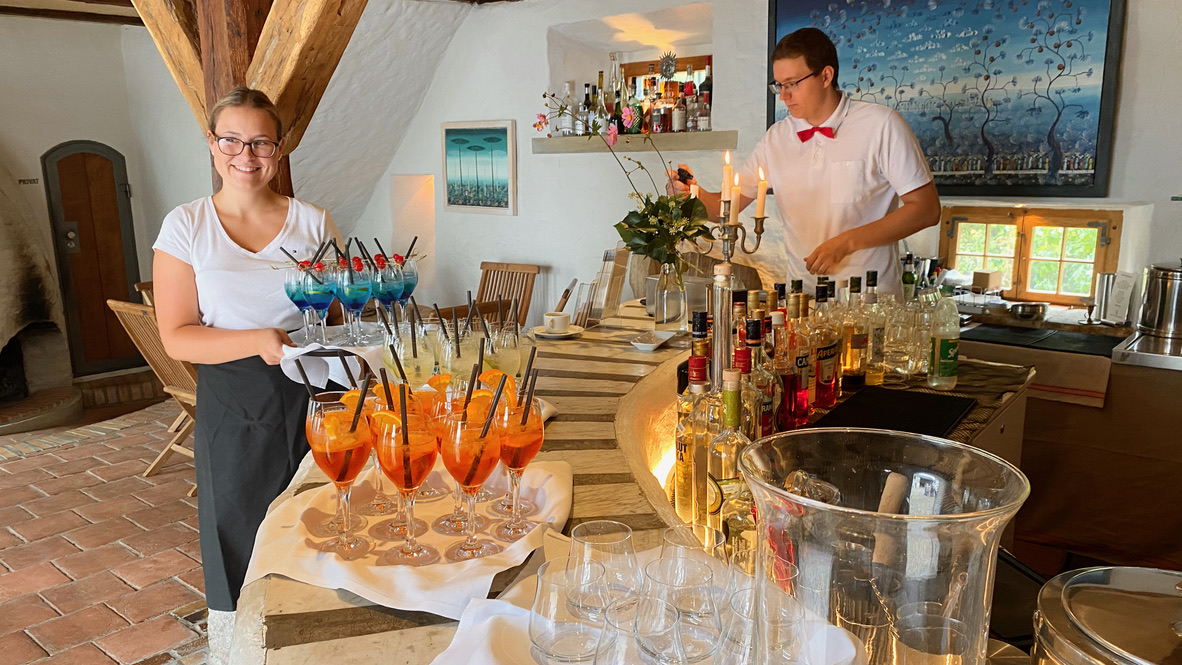 293AD765-51E7-4951-AD27-9DDEBDD720DC_1_105_c