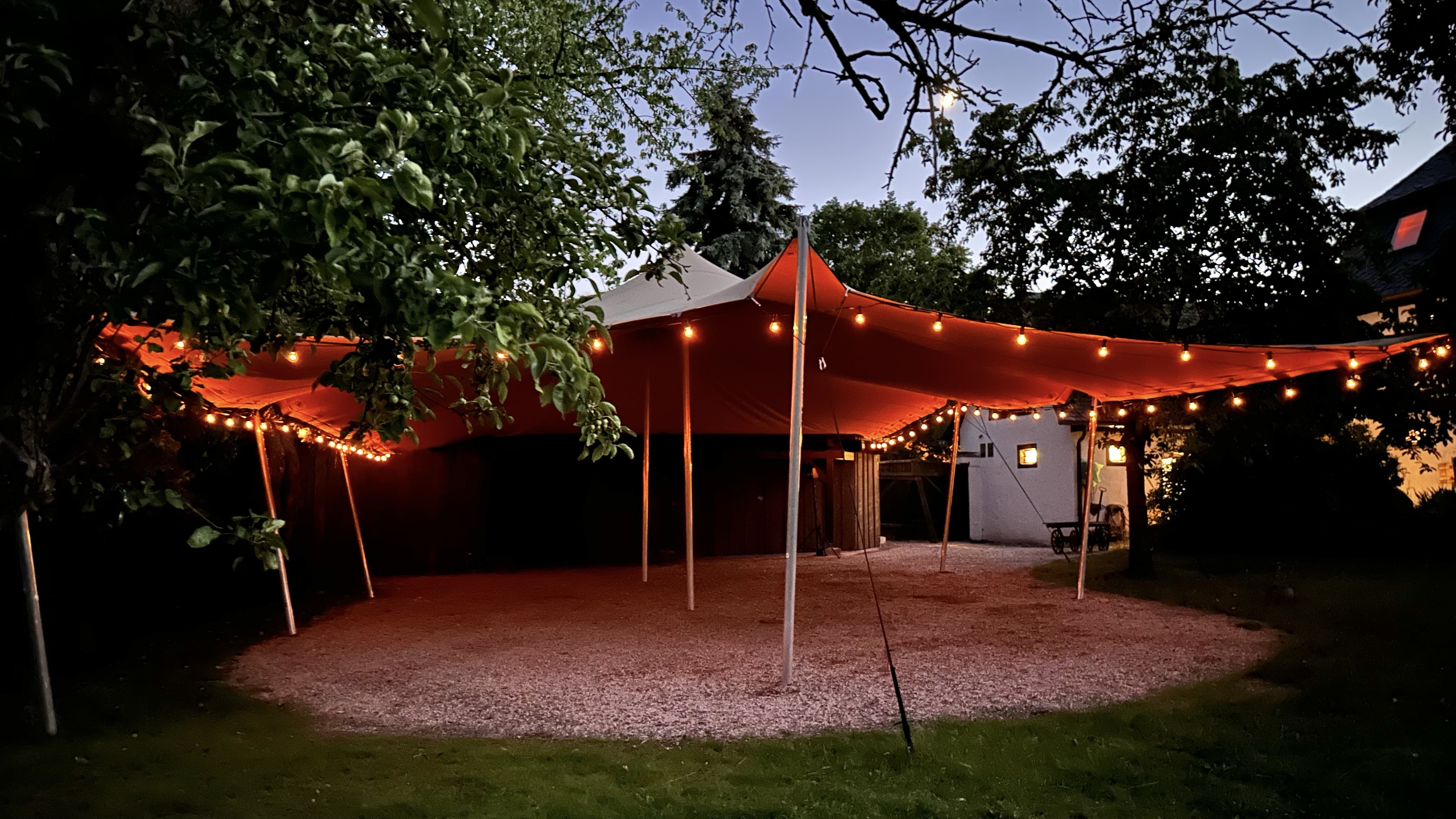 43160752-E864-4A9C-97DA-A841342FBB93_1_201_a