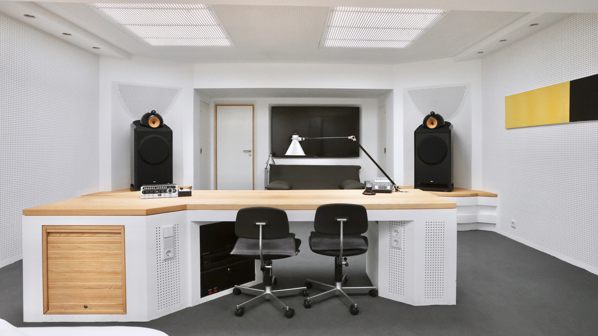 75EFB892-5AA5-43A8-ABB4-0150BE01BD3C_1_105_c