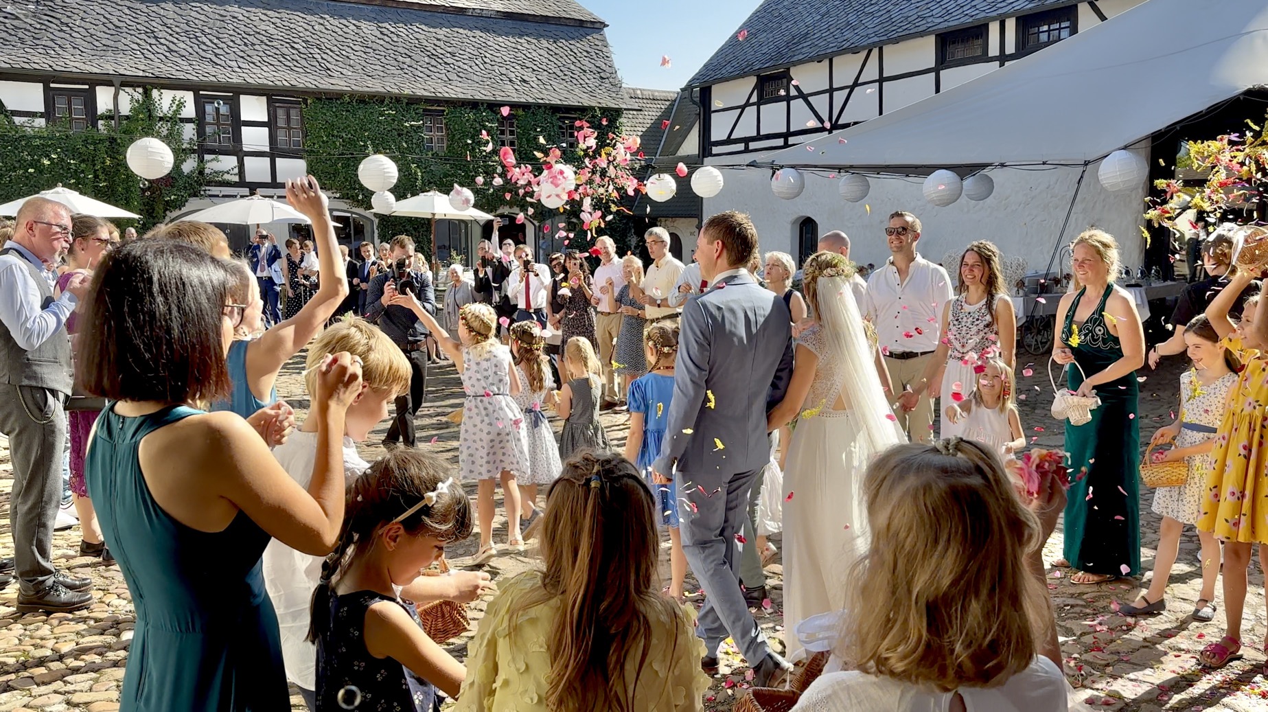 E065225A-153B-4EF1-A31B-1D02546EC3F2_1_201_a