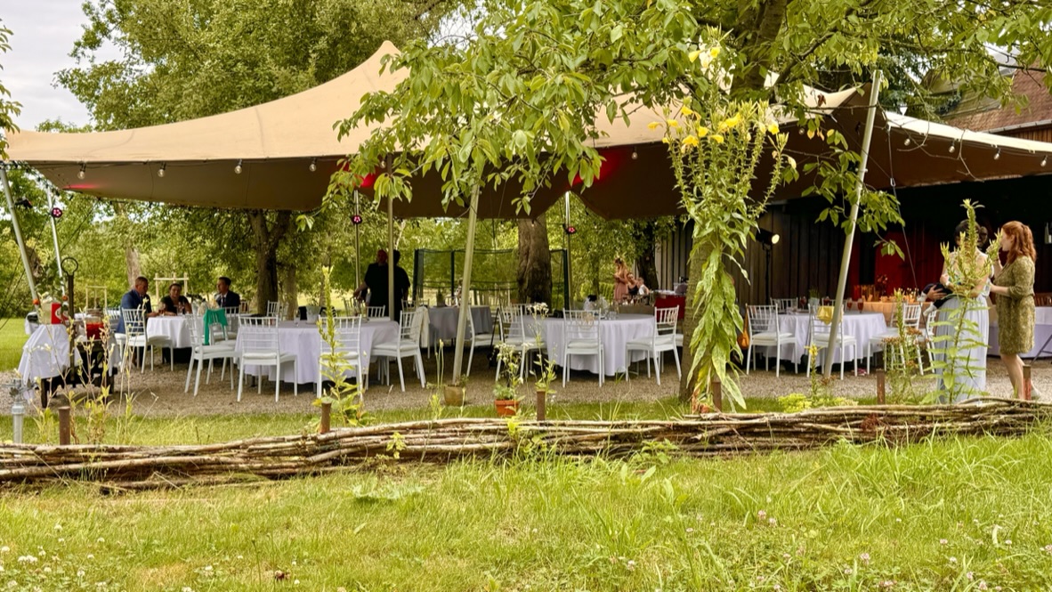 EBFFF063-DBBF-45BB-A862-CB730A6BC4EA_1_105_c