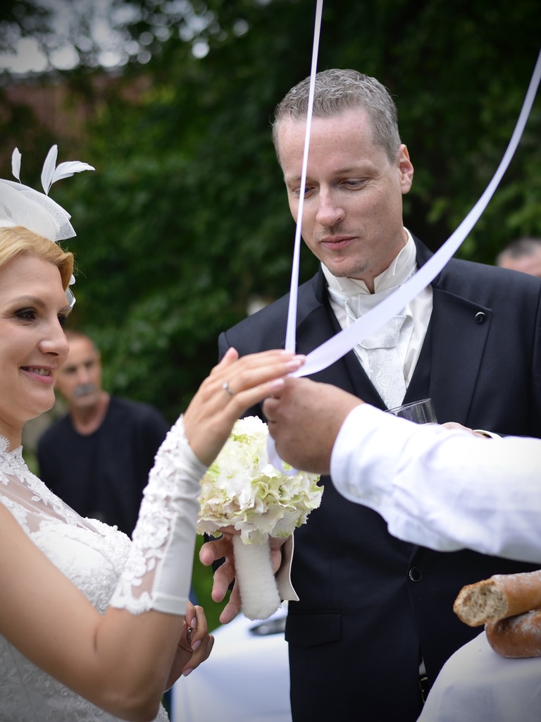 Traditioneller Empfang mit Brot, Salz und Wasser