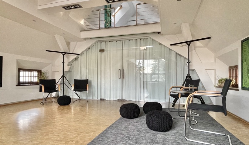 EEAF66A3-C789-41A1-9506-83D76F28F146_1_105_c