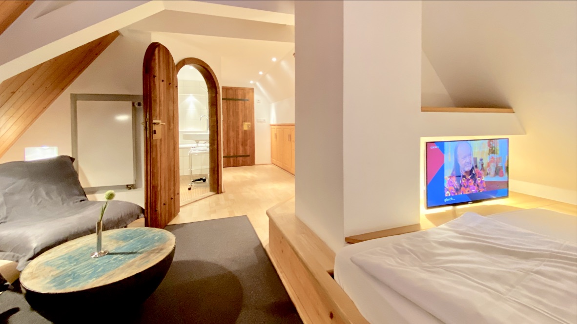 5245FD69-9561-4AC8-A17A-52EC03390631_1_105_c