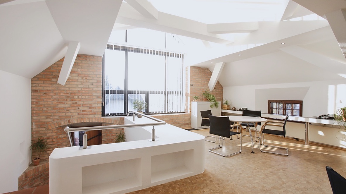 1E913509-1A4C-4C94-A1D2-93206347CE2D_1_105_c